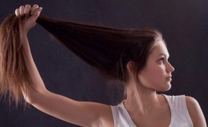 Conheca os melhores produtos naturais para acelerar o crescimento do cabelo 750x394